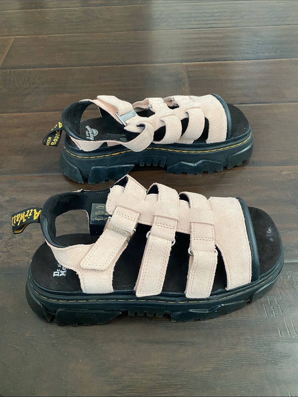 New without box Dr Martens Mattison 3S heavy platform sandals women’s 10